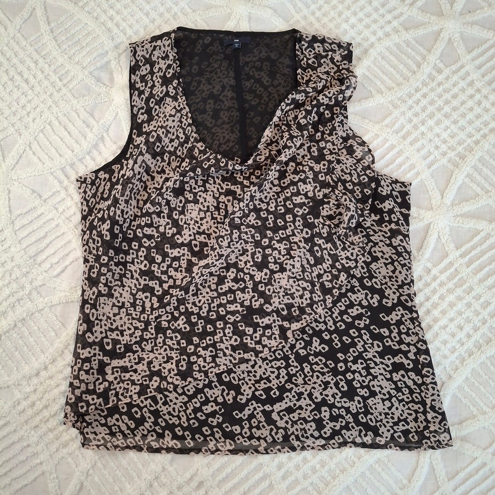 Gap Womens XL Sleeveless Ruffle‎ V-Neck Blouse Black Tan Geometric Print Chiffon